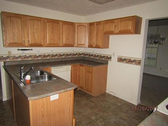 5th image of 169 Laurel Dr