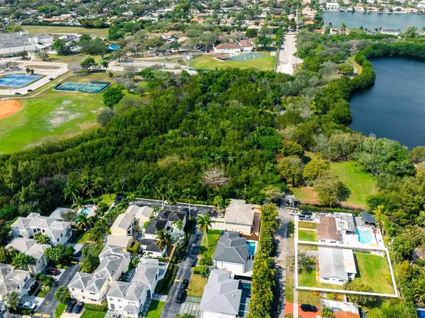 2515 NE 207th Street, Miami, FL 33180