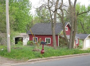 711 E 2nd St S, Ladysmith, WI 54848