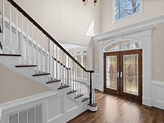 3rd image of 1525 Eglantyne Ct