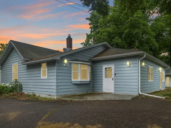 910 E Evergreen St, Isle, MN 56342