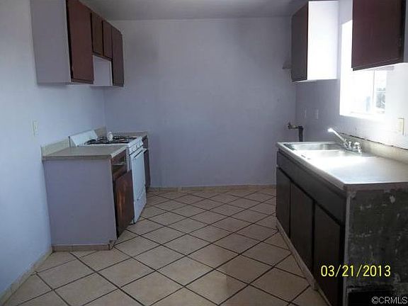 4th image of 25189 Yolanda Ave