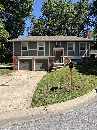 1820 E Cherokee Ln Photo 1