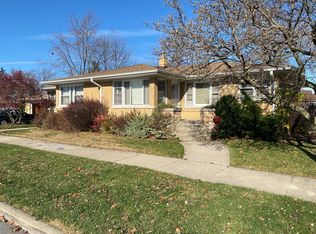 352 Memorial Dr, Calumet City, IL 60409