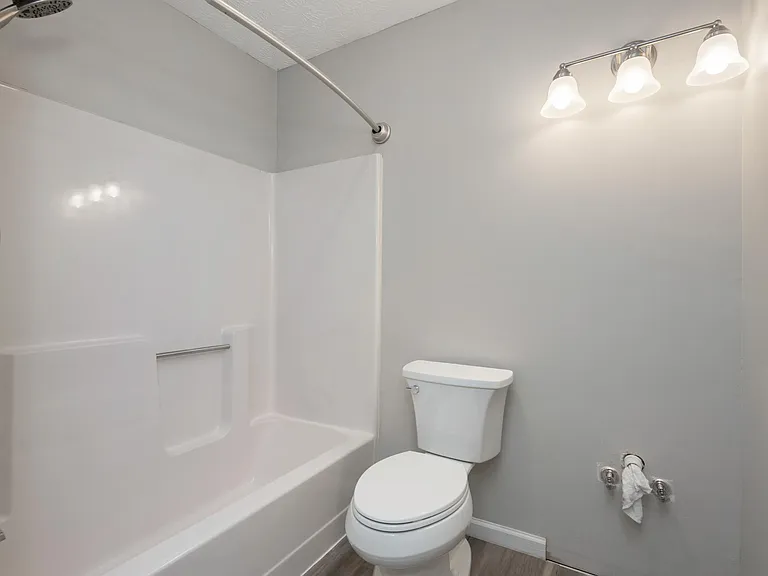 1560 Pheasants Glen Dr — Photo 26
