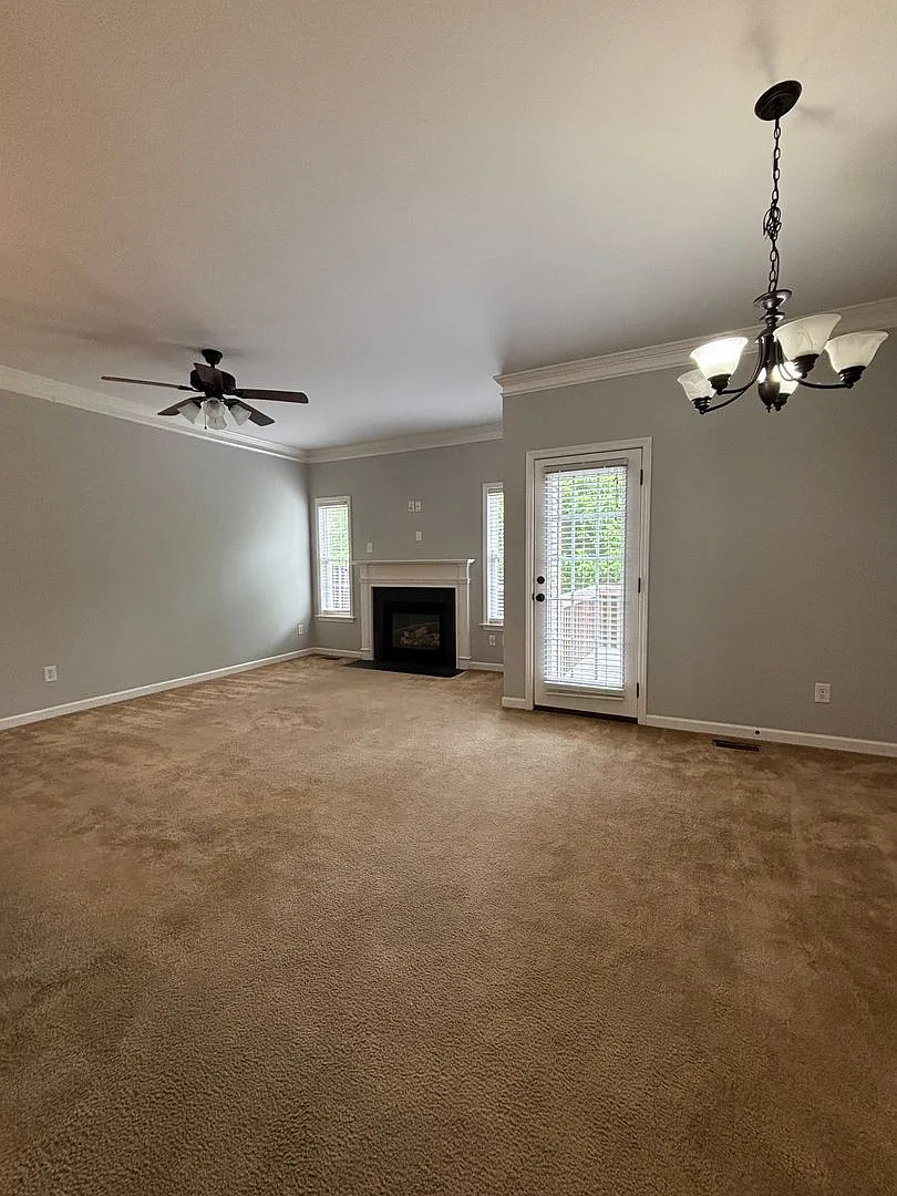 Charming Townhome in Clemmons — Photo 4