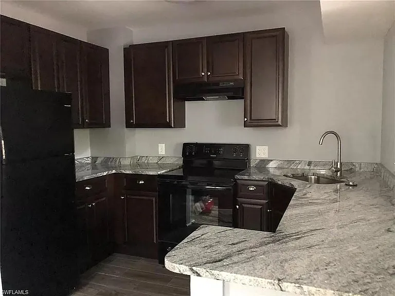 1533 Hough St — Photo 13