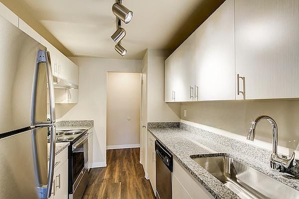 1st image of 15203 NE 15th Pl #3205