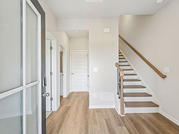The Breezy Organic Linen interior package modeled at Hemingway.