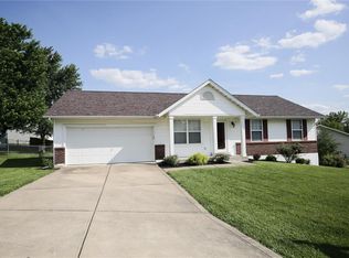 3275 Hyatt Ct, Saint Charles, MO 63303