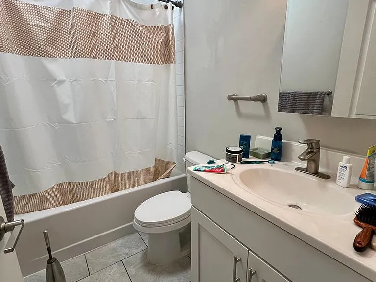 606 W Jefferson St — Photo 24