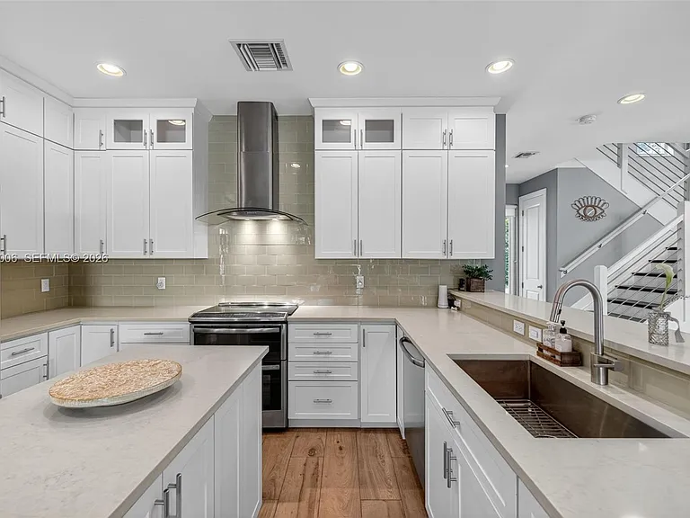 608 SW 15th St — Photo 25