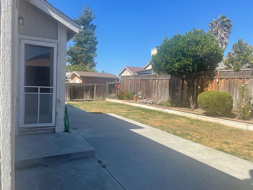 2nd image of 881 Mica Ct
