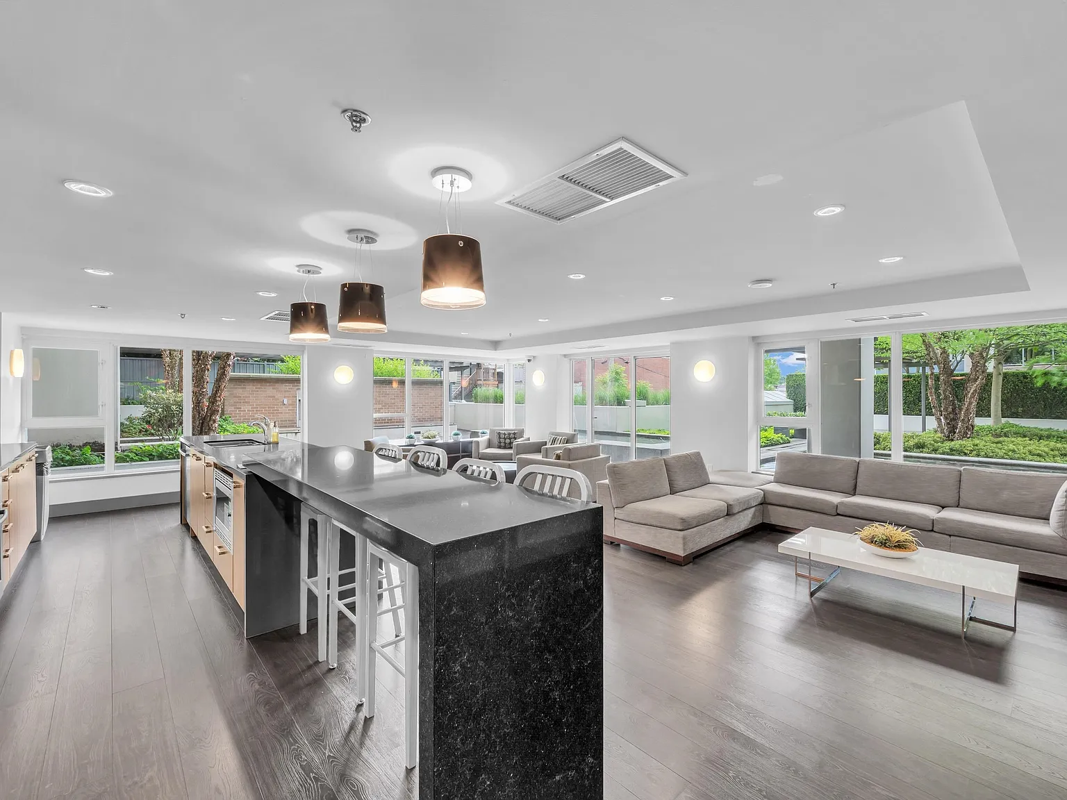 1 bed, 742 sqft, $2,250 — Photo 3
