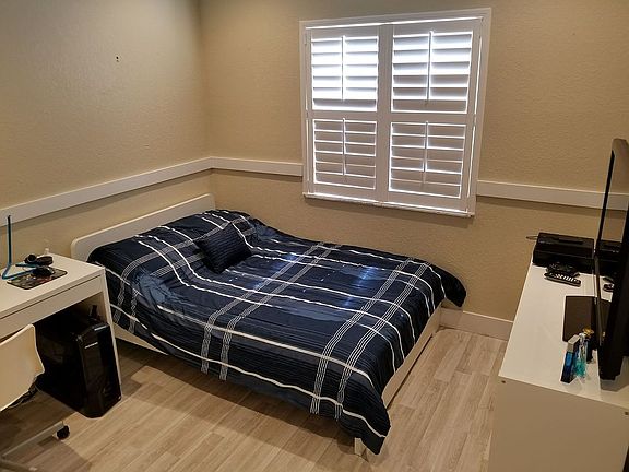 5th image of 1287 SW 44th Ter