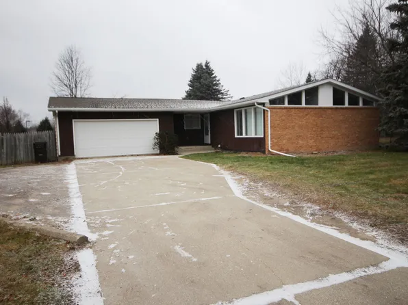 6115 Jefferson Ave, Midland, MI 48640