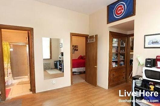 2nd image of 2057 W Roscoe St #1E