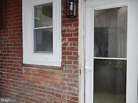4th image of 3336 N Hancock St
