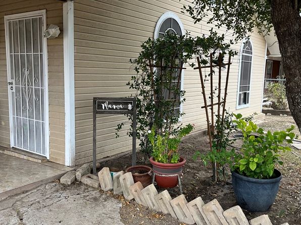122 Los Sauces St, Eagle Pass, TX 78852