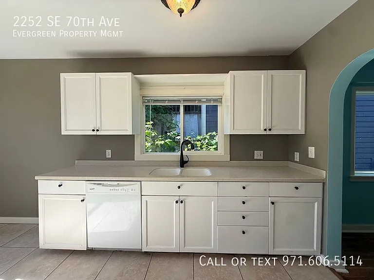 2252 SE 70th Ave — Photo 10