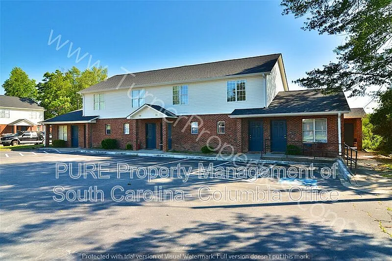 2 bed, 1.0 bath, 868 sqft, $925 — Photo 2