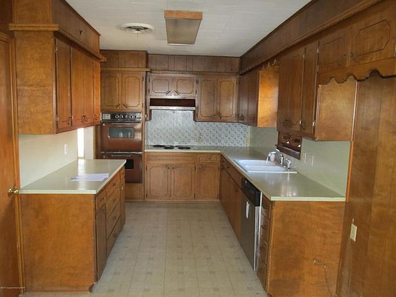 3rd image of 418 N Maxwell Ave
