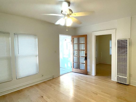 3rd image of 4653 33rd St