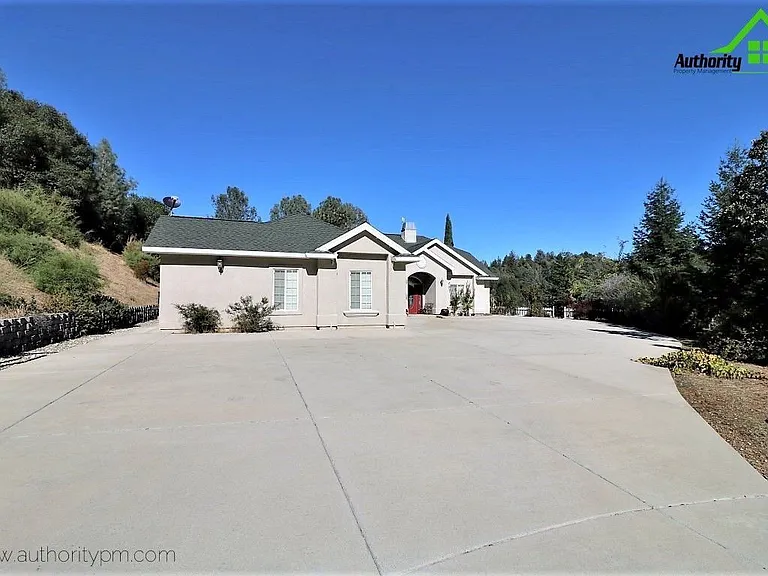 14270 Quail Springs Rd — Photo 1