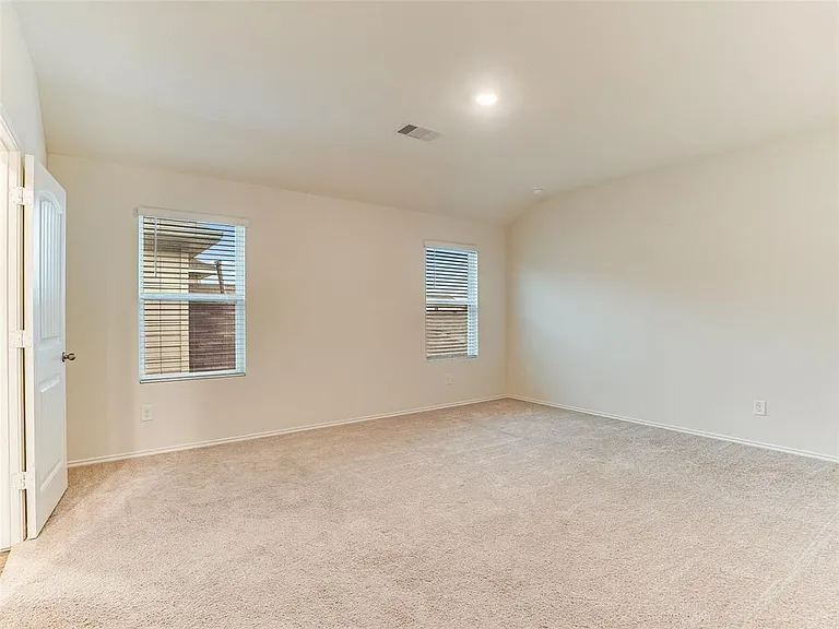 383 Sickle Loop — Photo 18