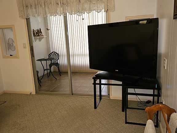 5th image of 711 Springer Dr APT 1