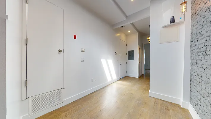 Rented by Bond New York | media 16
