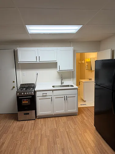 631 Overton St #1 Photo 1