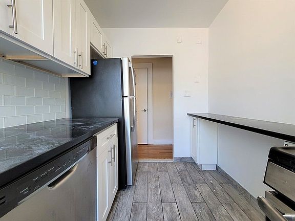 2nd image of 4601 Skillman Ave #B31