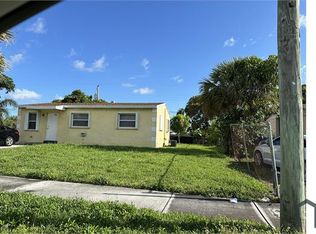 1056 W 27th St, Riviera Beach, FL 33404