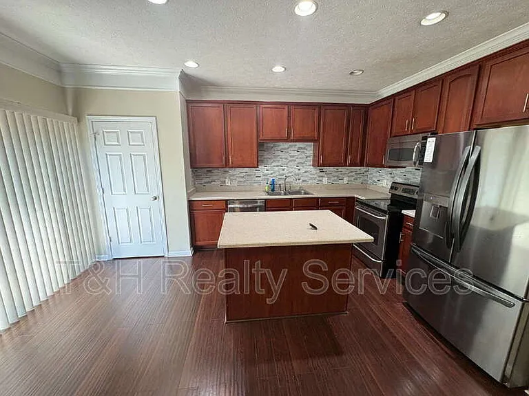 6941 Vistamere Way — Photo 5