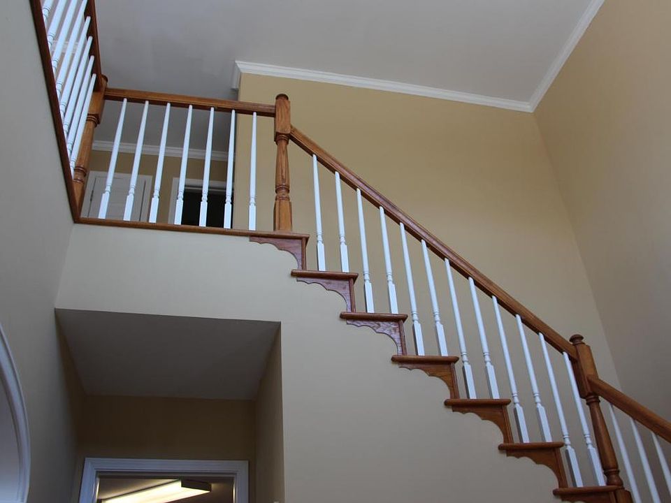 1st image of 102 Valarian Dr