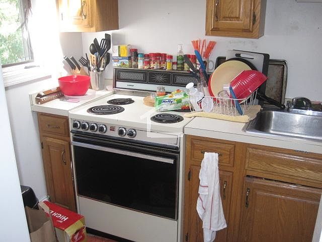 2nd image of 143 Kilsyth Rd APT 06