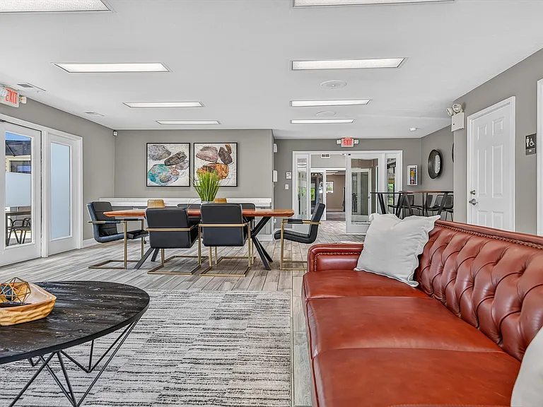 21-Woodlands-21_Clubhouse