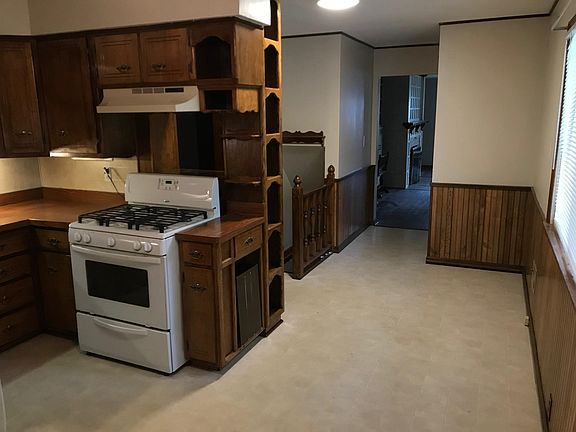 Eat in Kitchen, Gas Stove/Oven