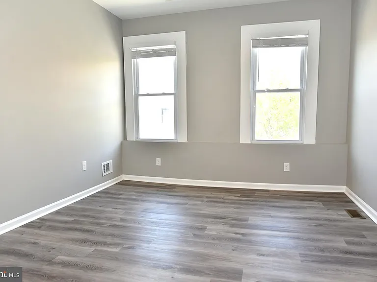 2225 W Baltimore St — Photo 29