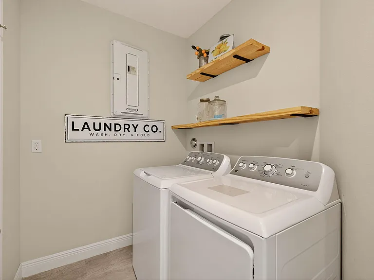 10916 SW Robbia Way — Photo 34