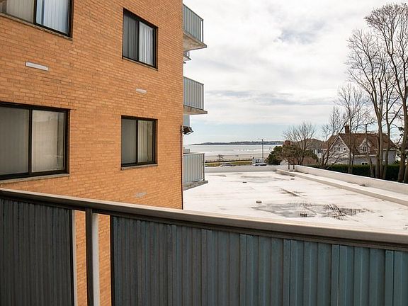 3rd image of 300 Lynn Shore Dr APT 305