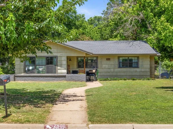 2600 Greenway Dr, Brownwood, TX 76801