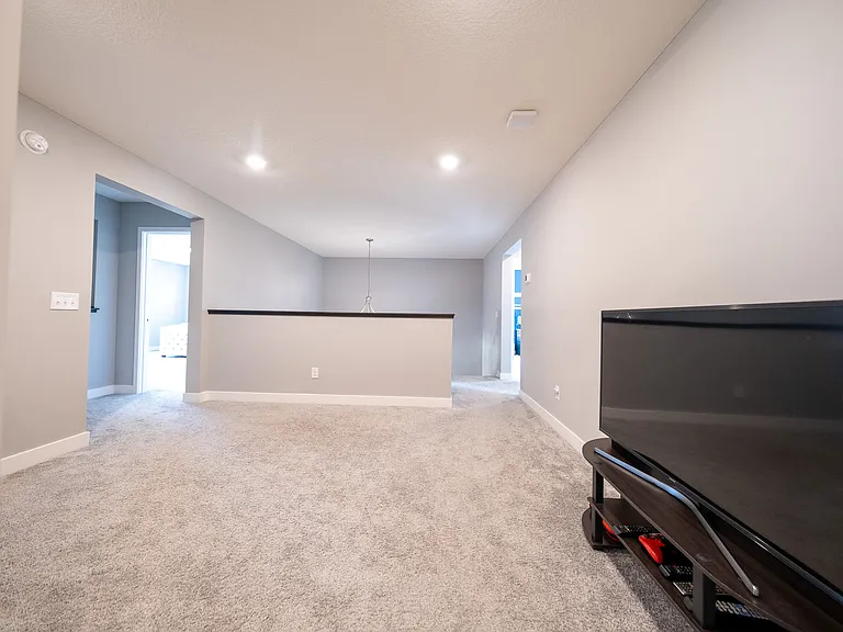 8380 Abercrombie Ln — Photo 35