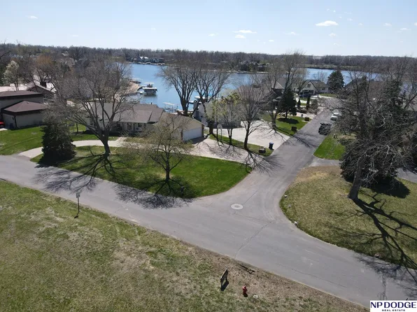 104 Ginger Cove Rd, Valley, NE 68064