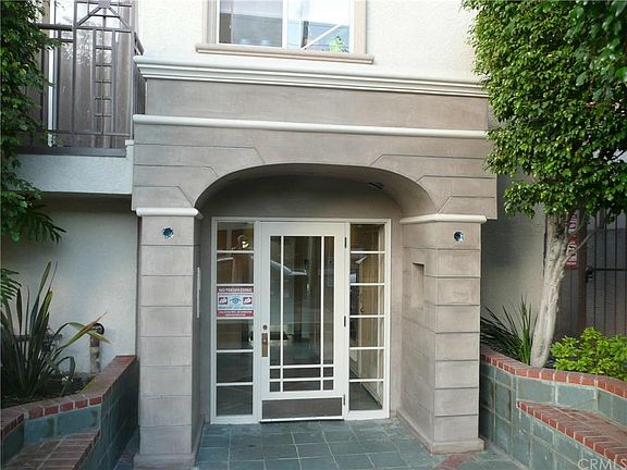 3rd image of 1409 S Saltair Ave APT 301