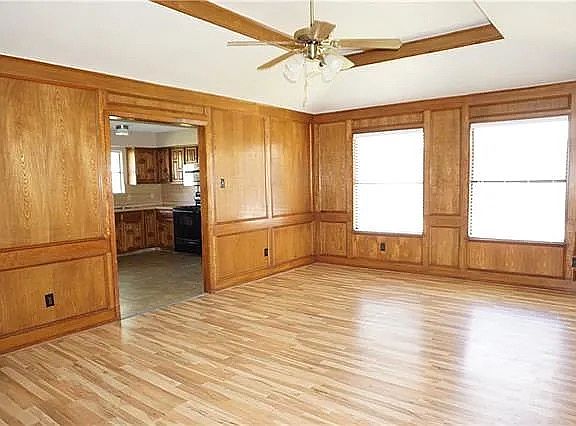3rd image of 3731 Northridge Dr