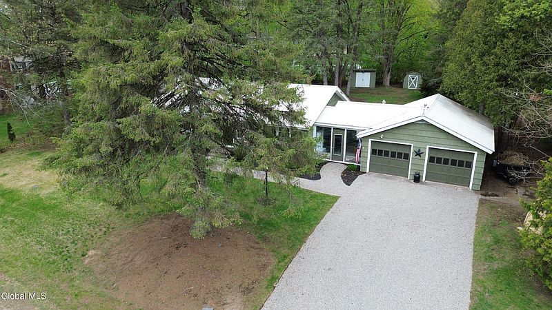 2nd image of 13 Laurel Road
