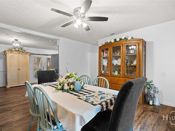 4th image of 373 Sandpiper Road