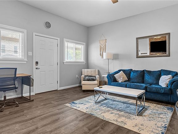 3rd image of 17 Lelia St